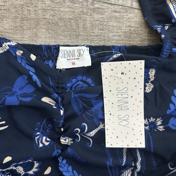 Sienna Sky Smocked Puff Sleeve Crop Top Women's Size Medium Blue Floral‎ NWT - Picture 4 of 7